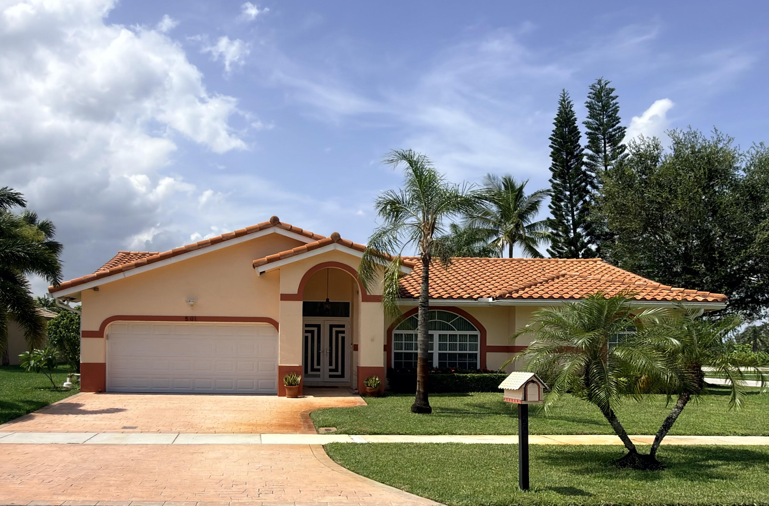 501 SW 168th Way — Photo 3