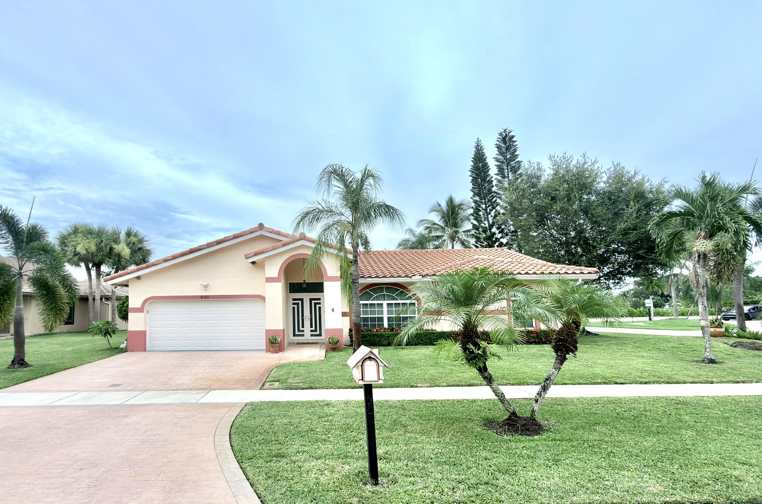 501 SW 168th Way — Photo 2