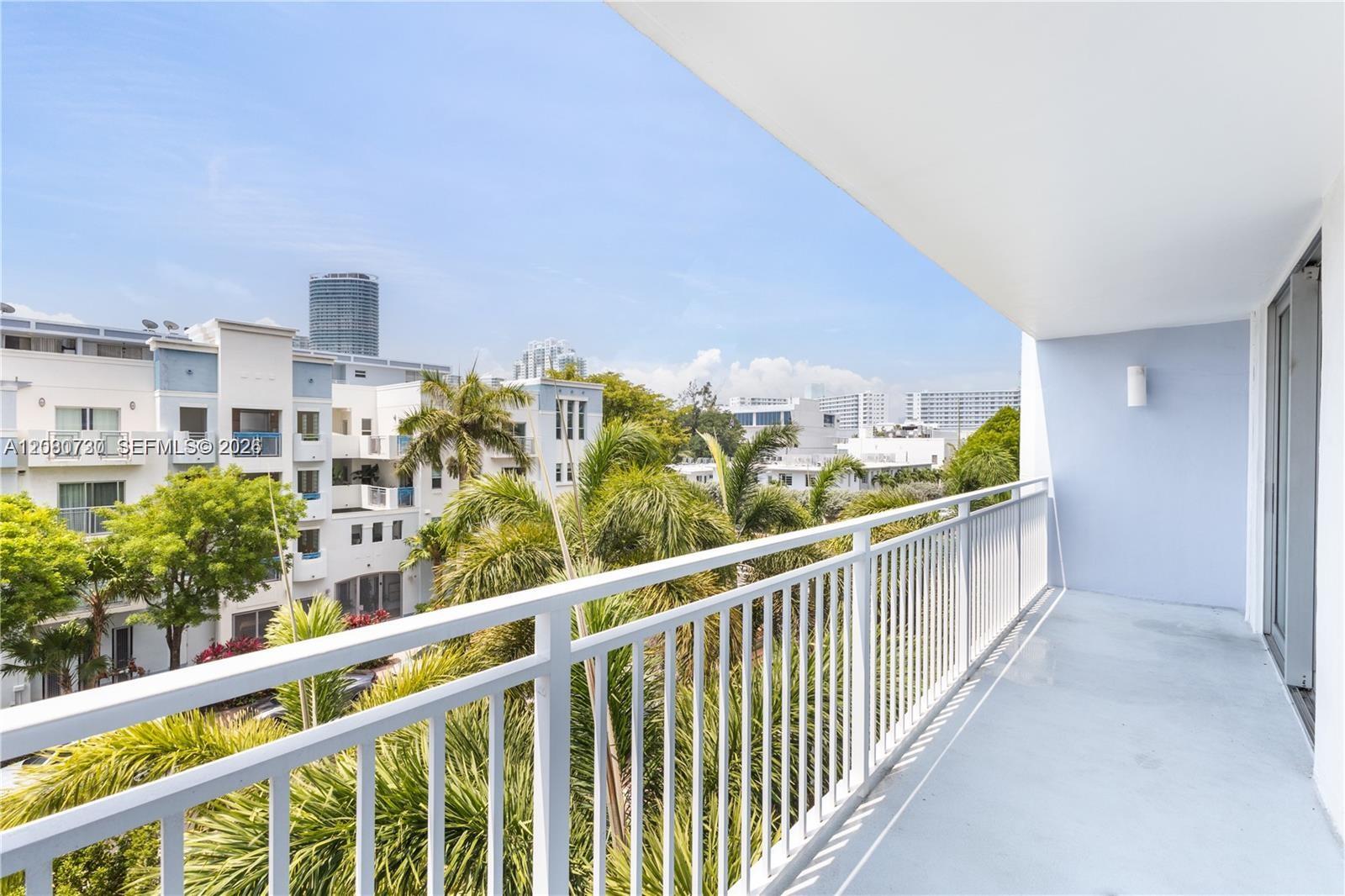 1045 10th St # 402, Miami Beach FL 33139