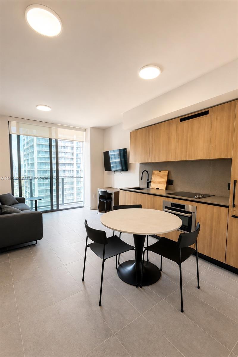 121 NE 5th St # 2810, Miami FL 33132