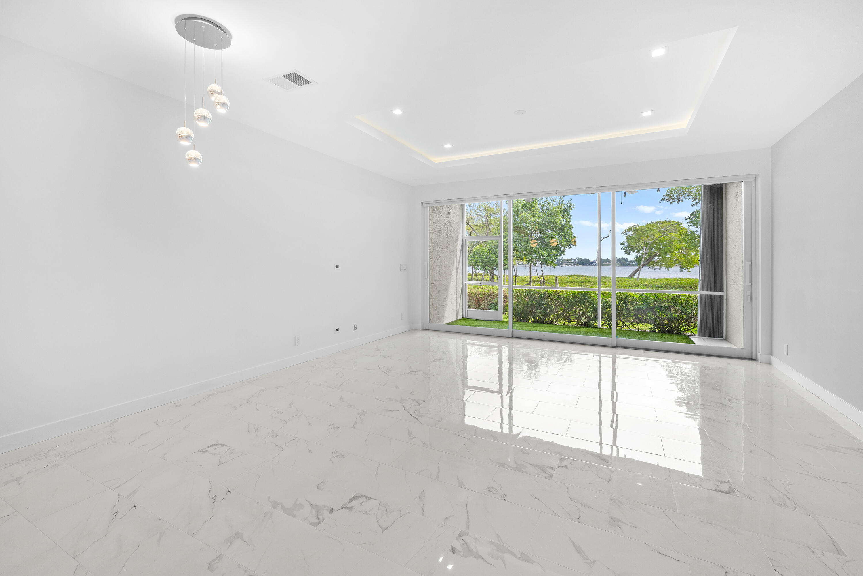 88 N Lakeshore Drive — Photo 4