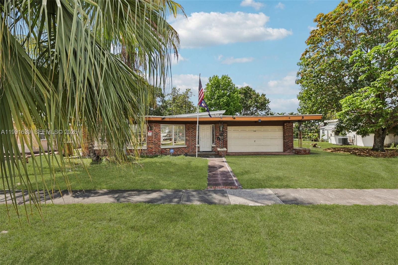 272 W 46th St, Hialeah FL 33012