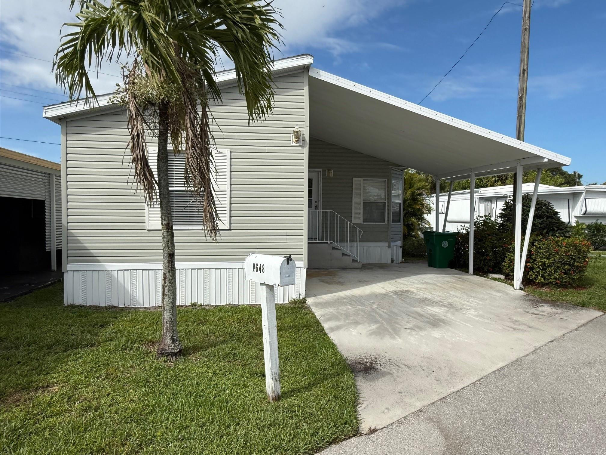 8648 SW 16th Place, Davie FL 33324