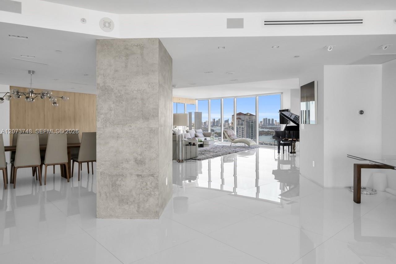 300 S Pointe Dr # 3105 — Photo 3