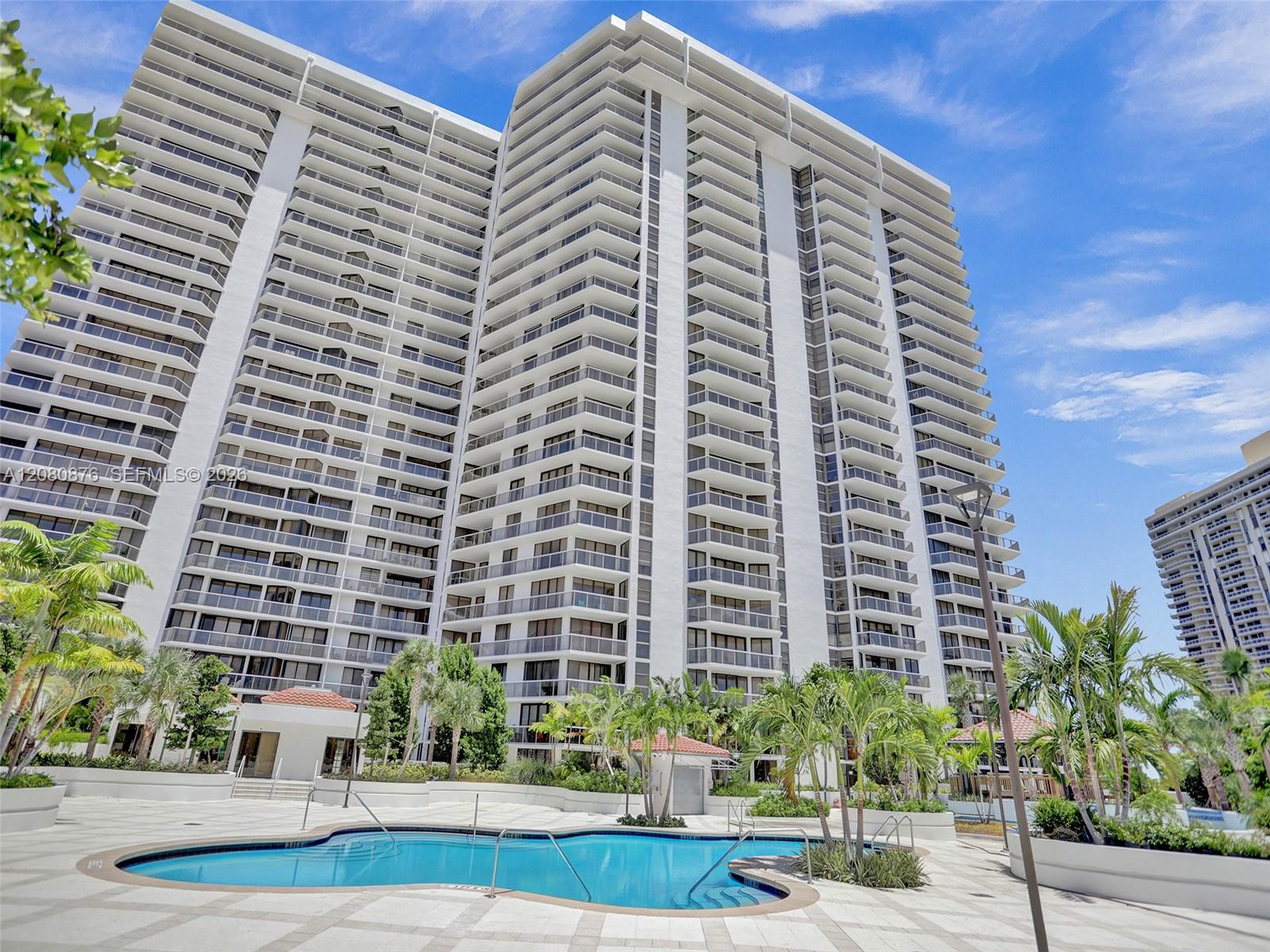20281 E Country Club Dr # CAB3 — Photo 4