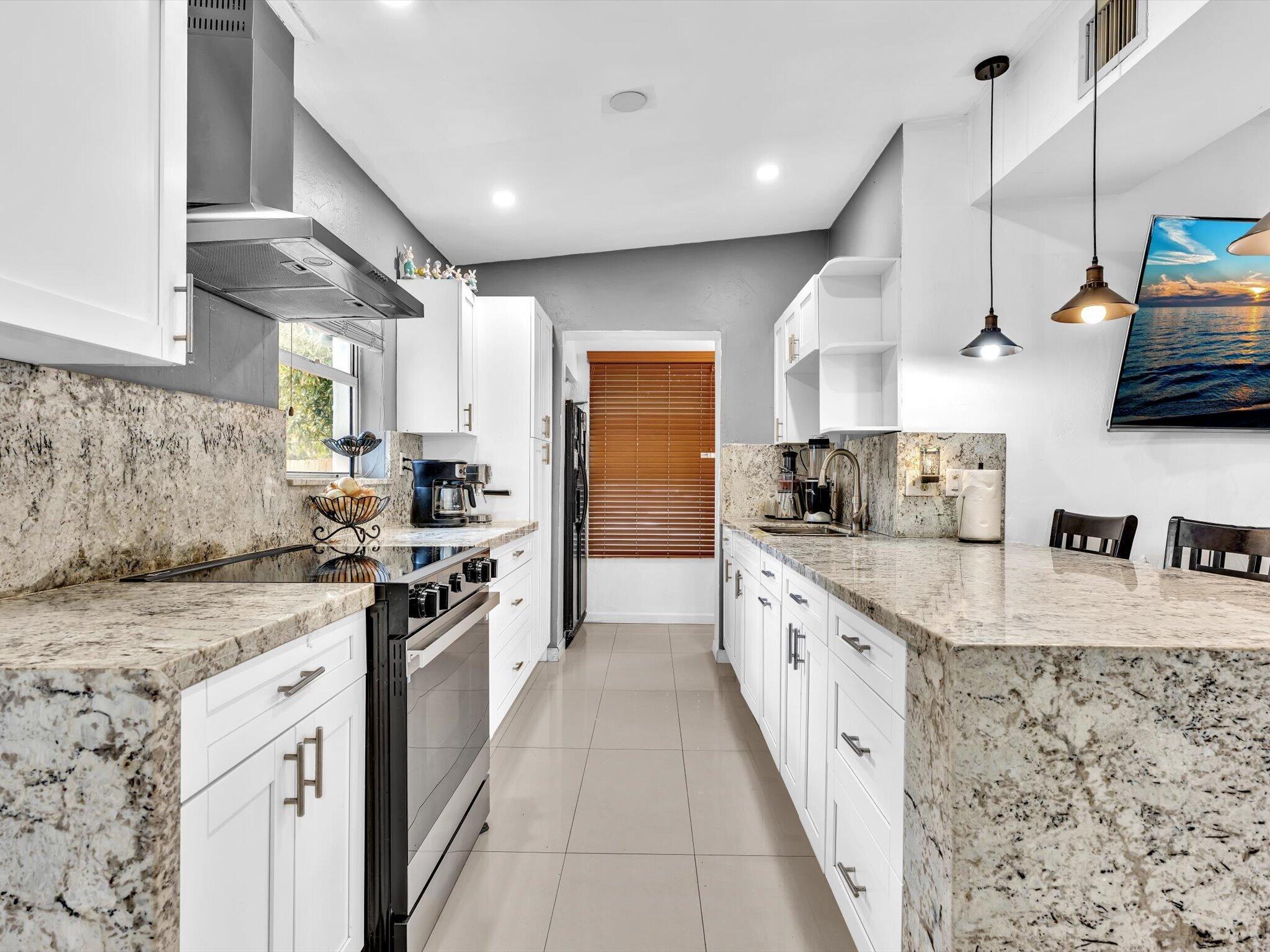 1580 NE 43RD Court — Photo 4