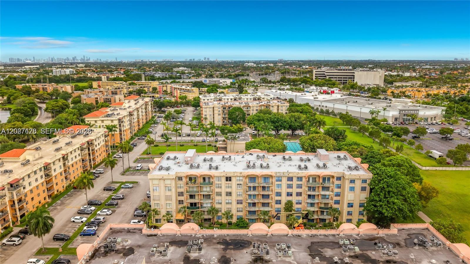 9310 Fontainebleau Blvd # 606 — Photo 2