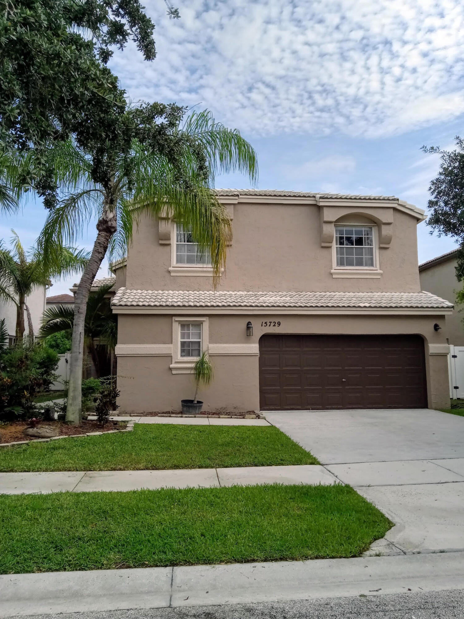 15729 NW Tenth Street NW, Pembroke Pines FL 33028
