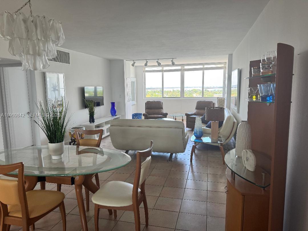 5005 Collins Ave # 1404 — Photo 3