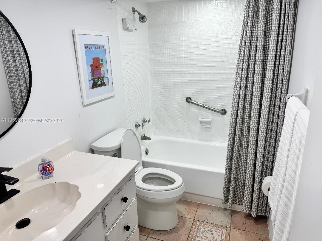 5005 Collins Ave # 1404 — Photo 4