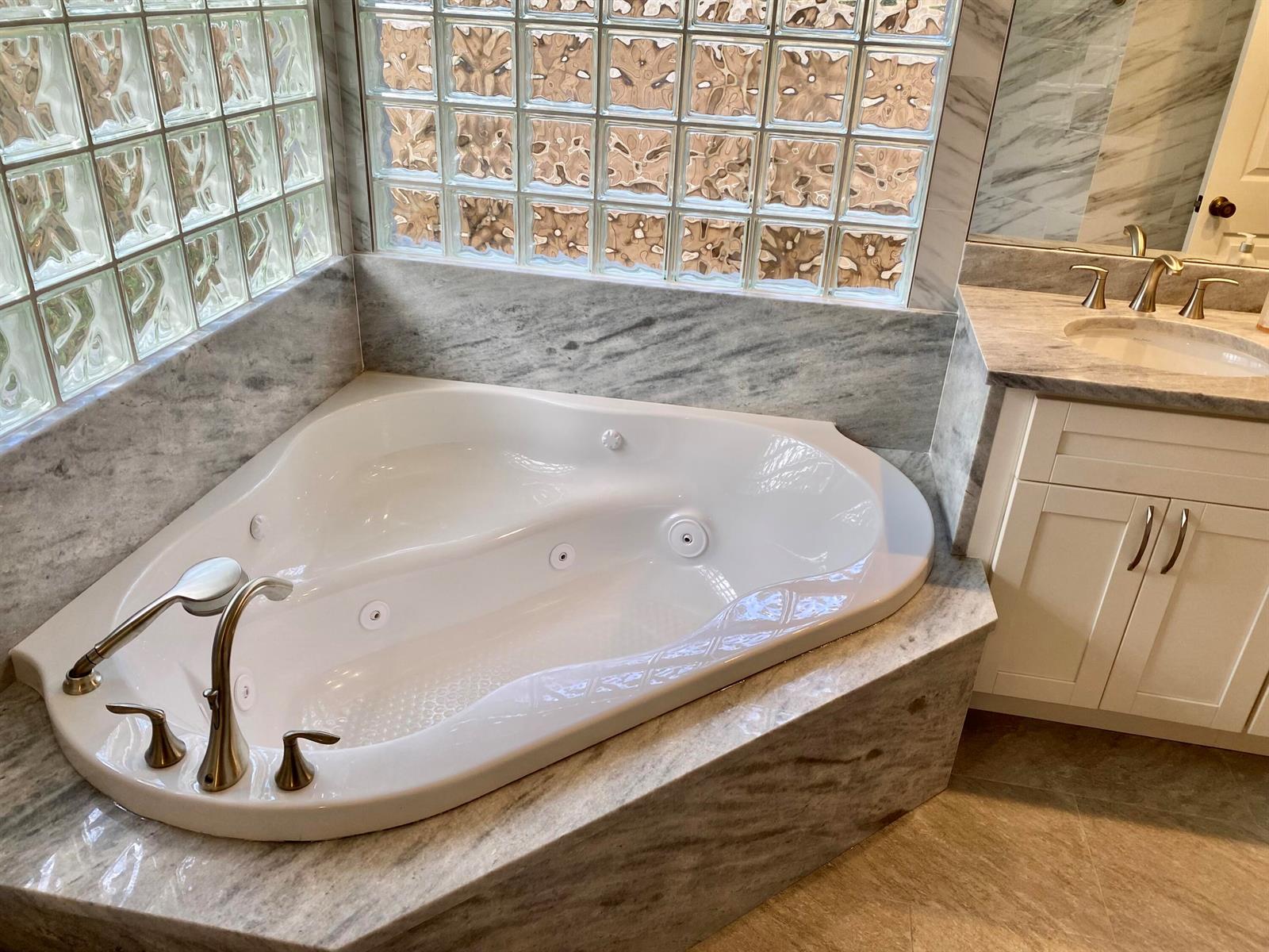 Tub