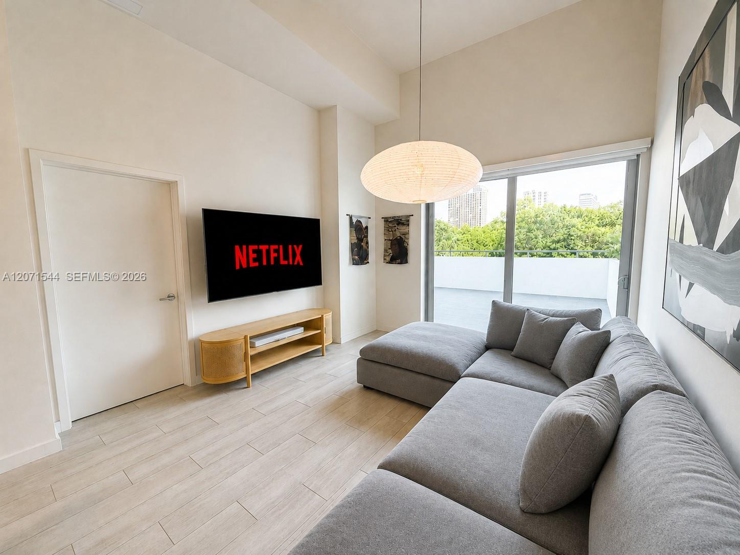 1600 SW 1st Ave # 303 — Photo 3