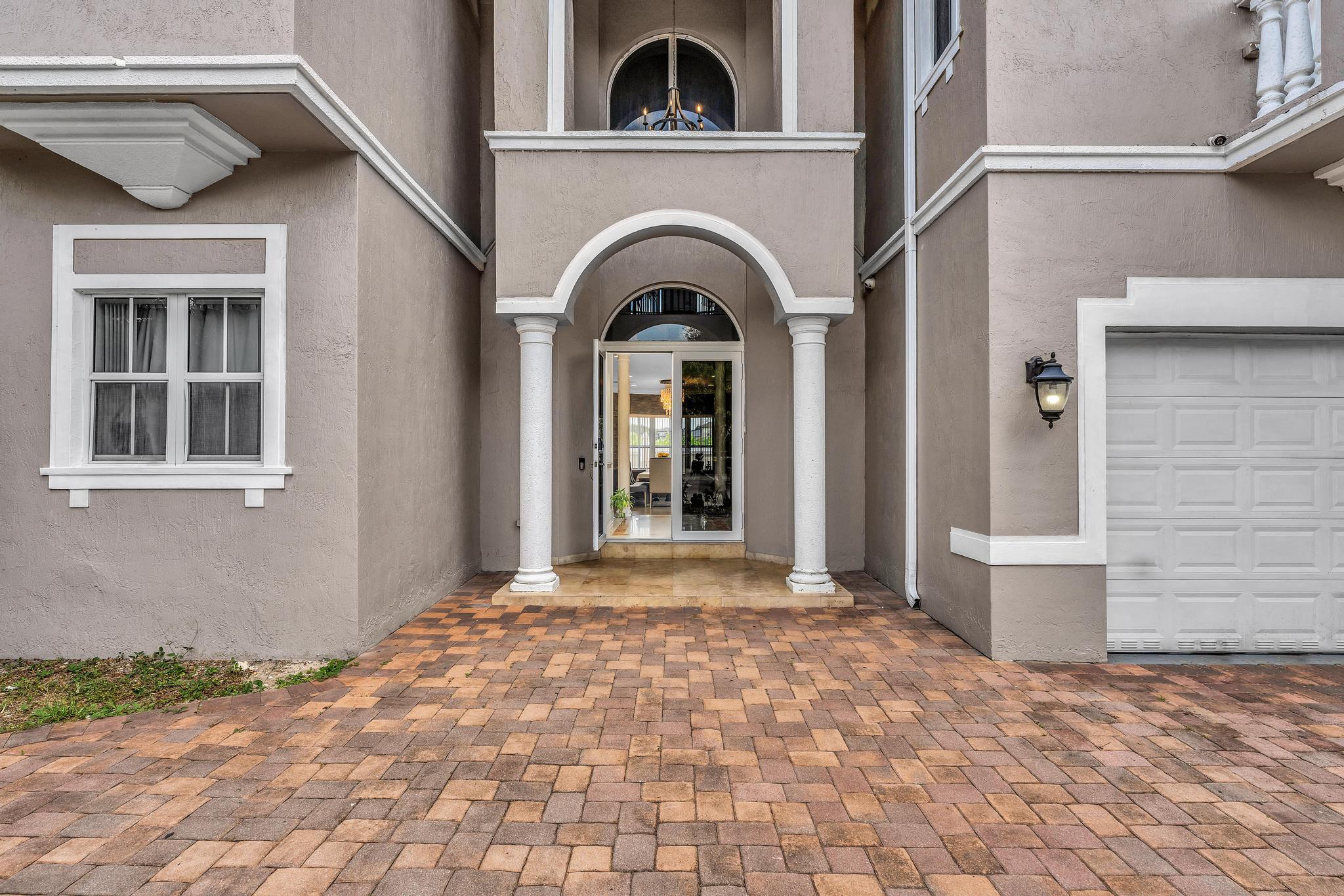 3521 FOREST VIEW Circle — Photo 2