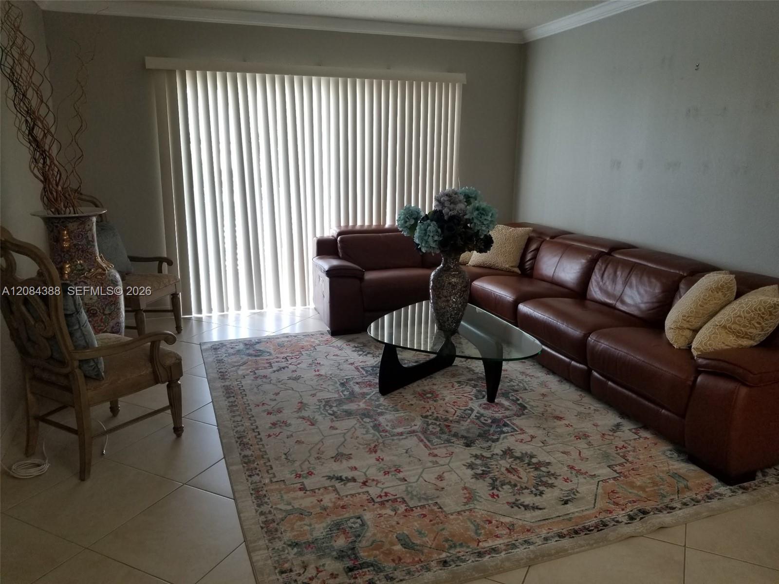 4400 Hillcrest Dr # B — Photo 2