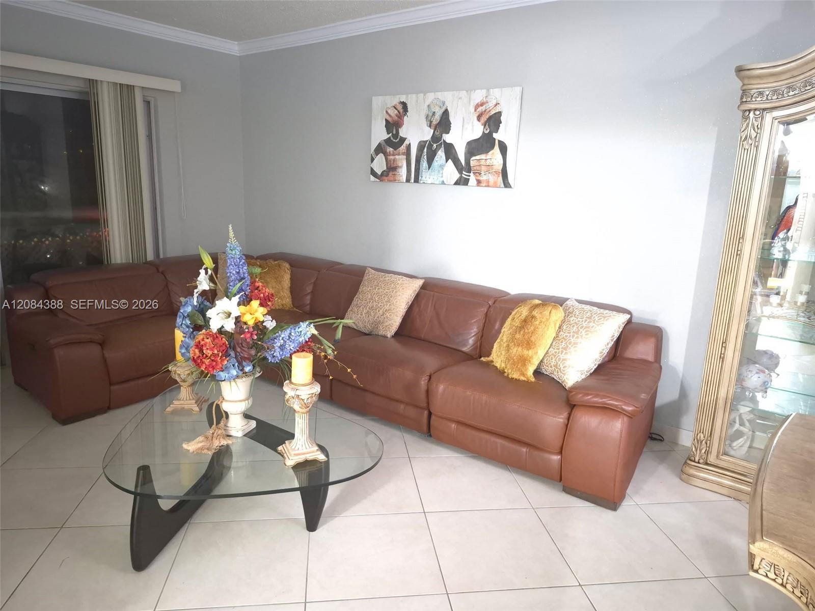 4400 Hillcrest Dr # B — Photo 3