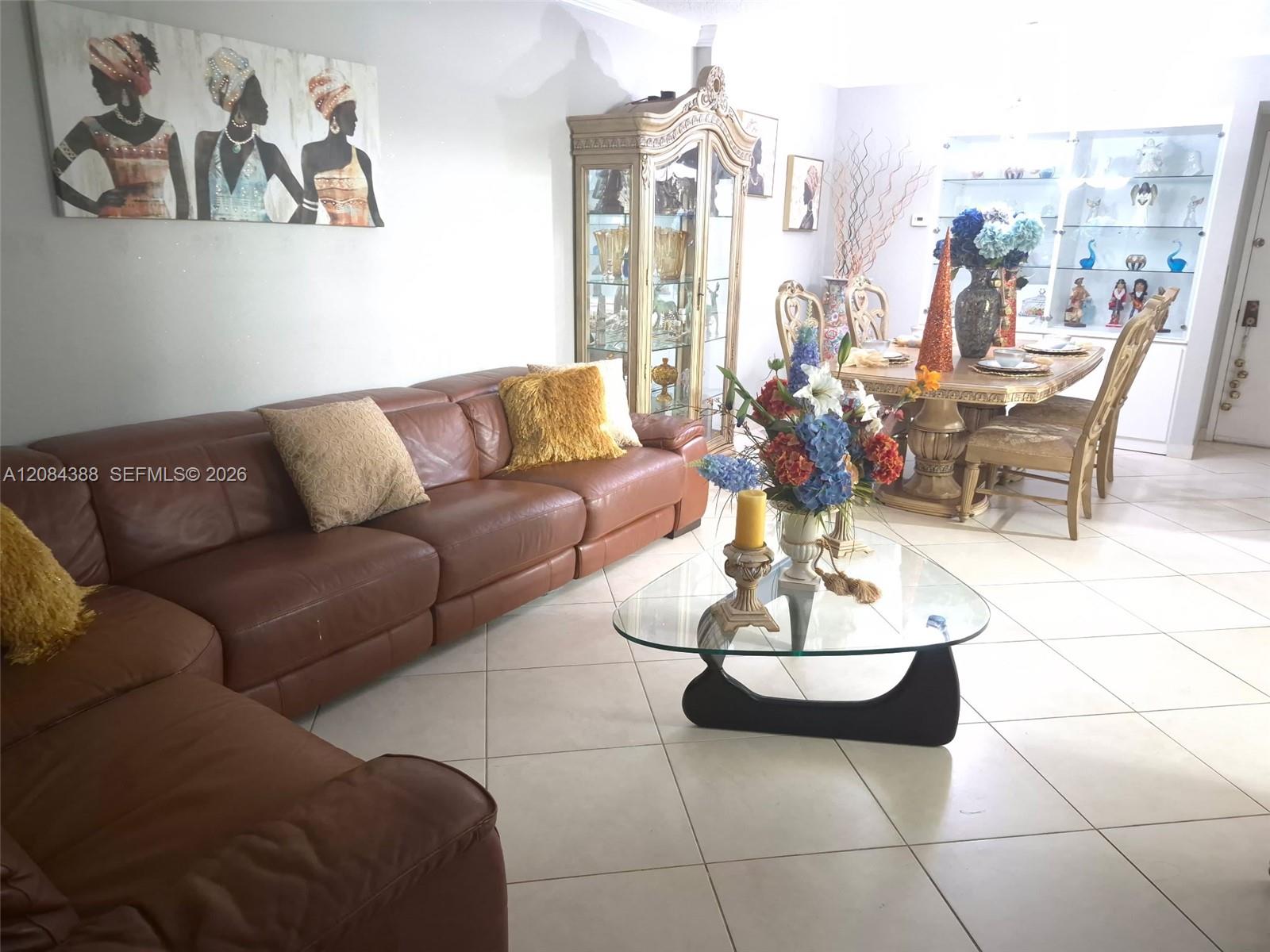 4400 Hillcrest Dr # B — Photo 4