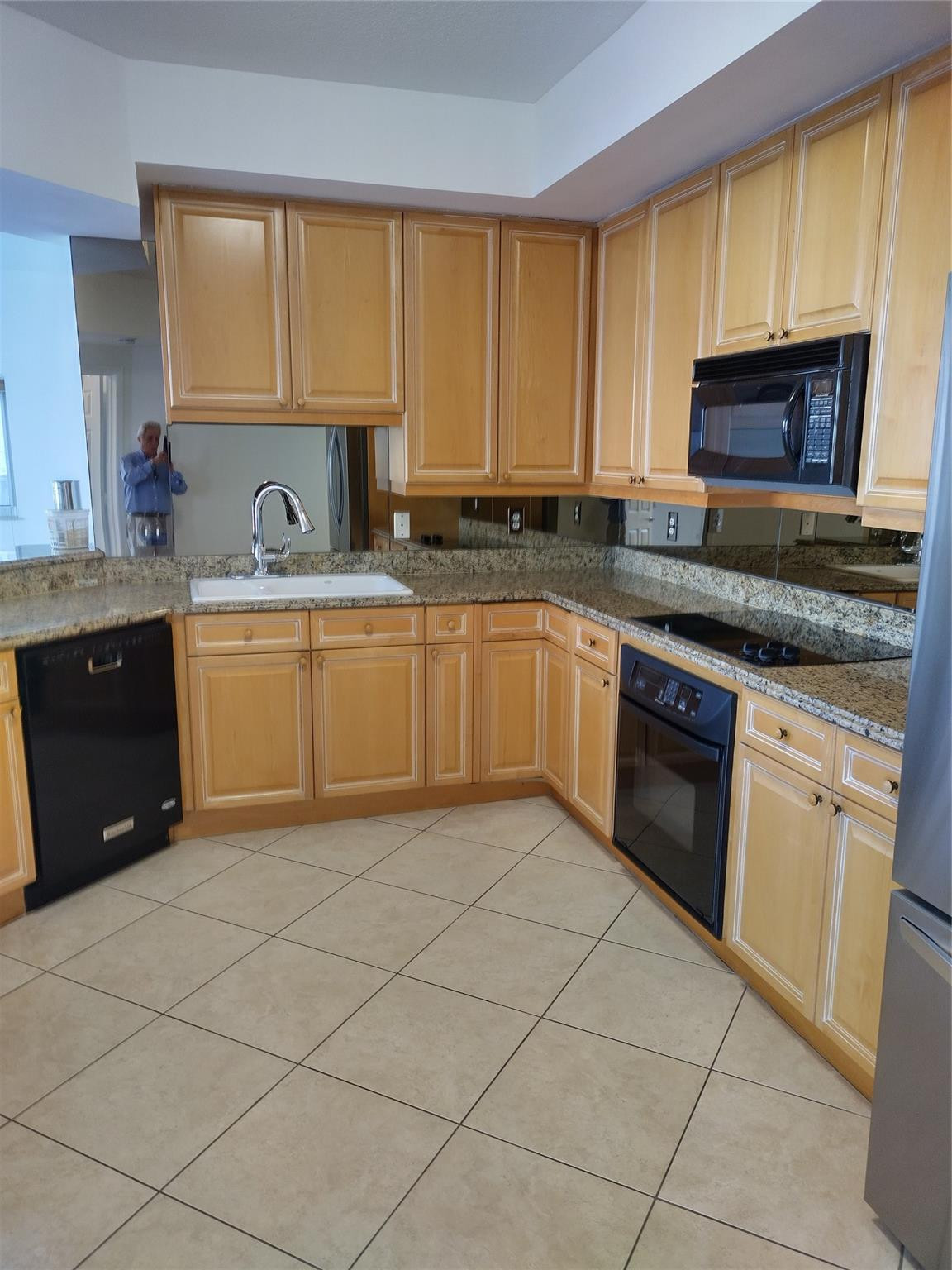 100 S Birch Road # 1005d — Photo 4