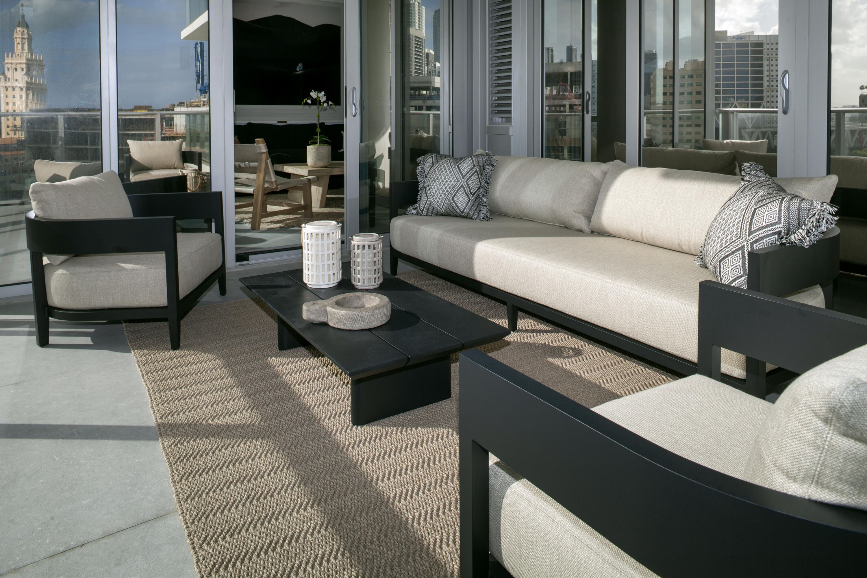 851 NE 1st Avenue # 812, Miami FL 33132