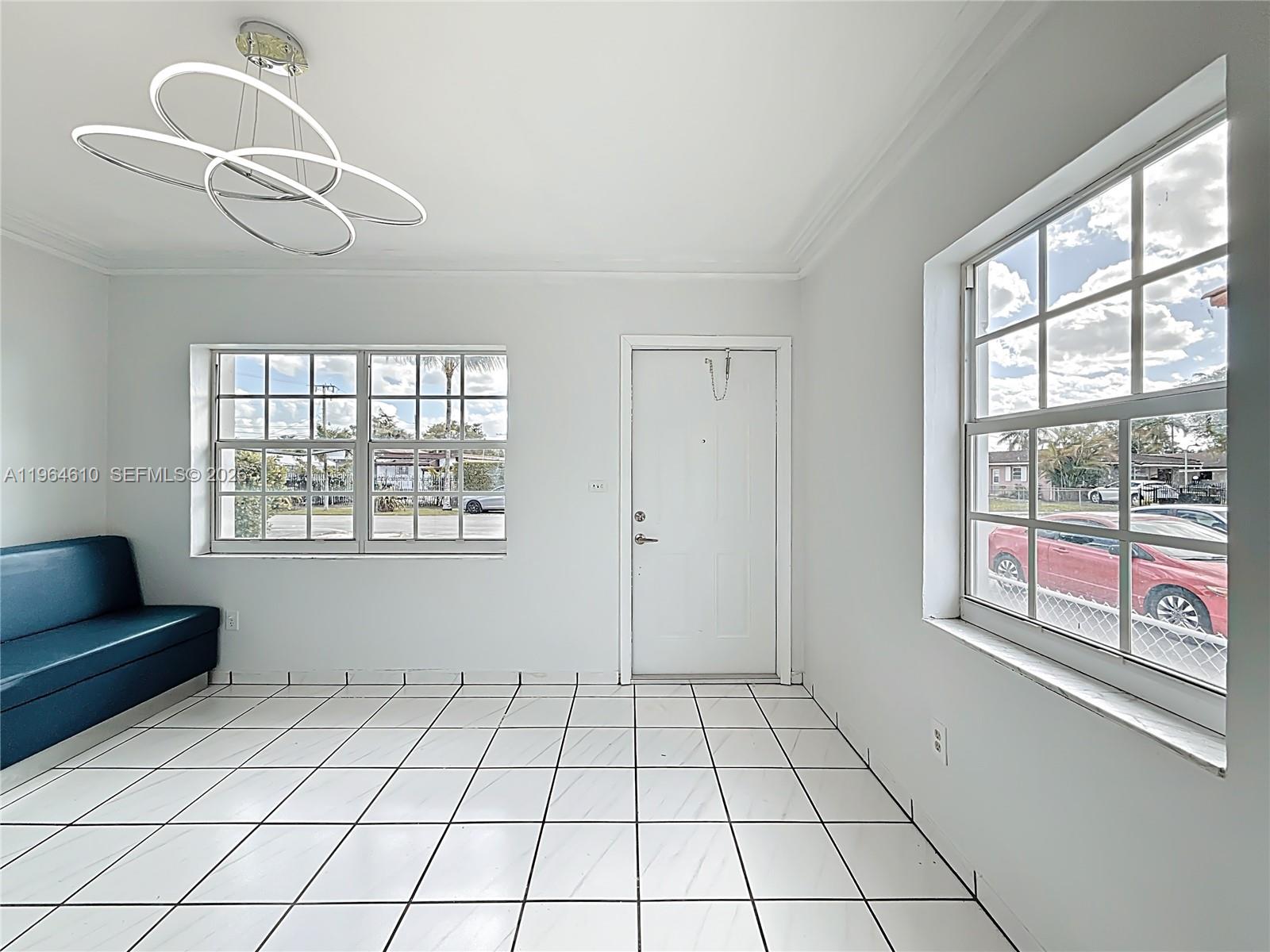 6819 SW 25th St — Photo 3