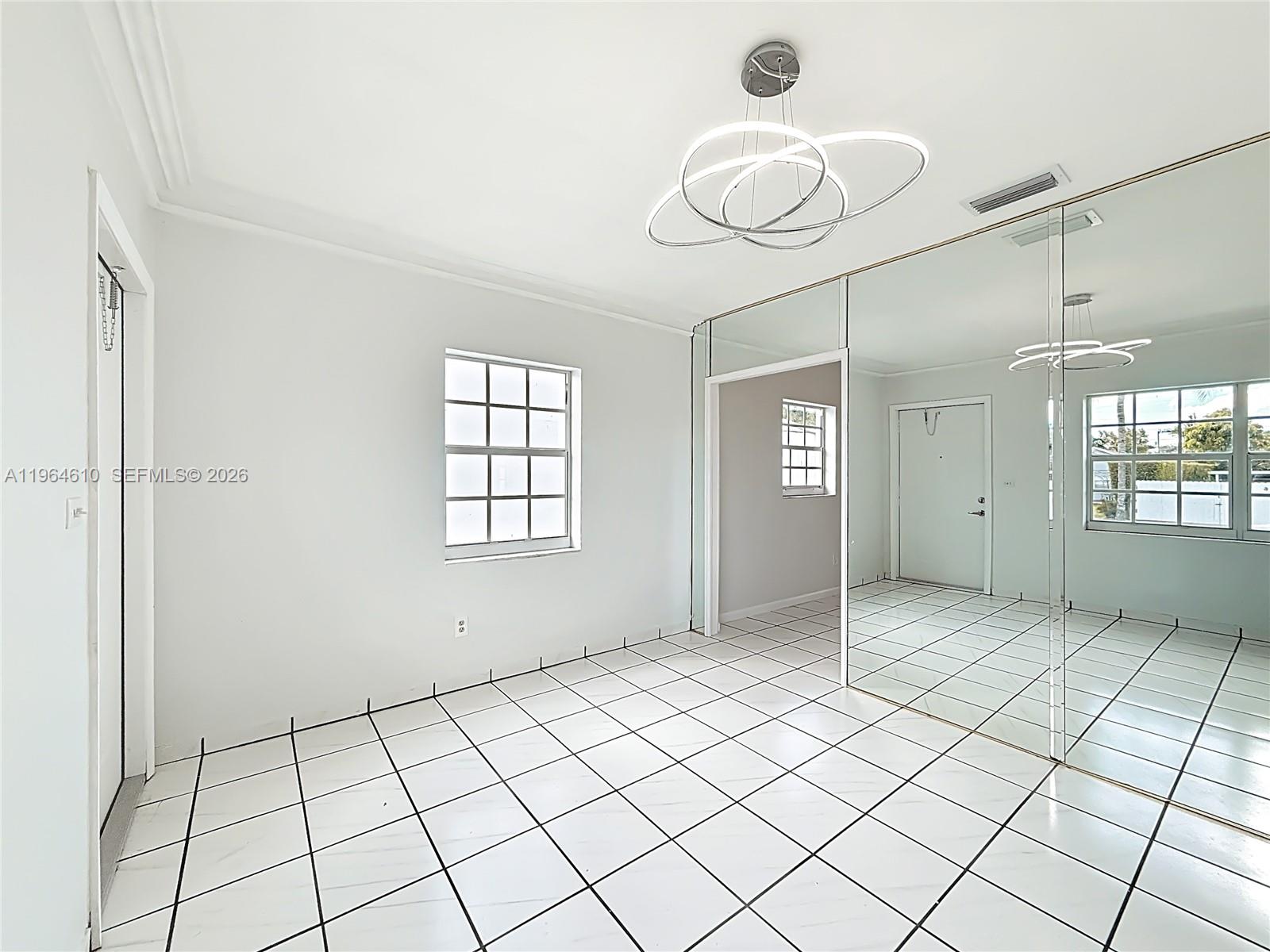 6819 SW 25th St — Photo 4