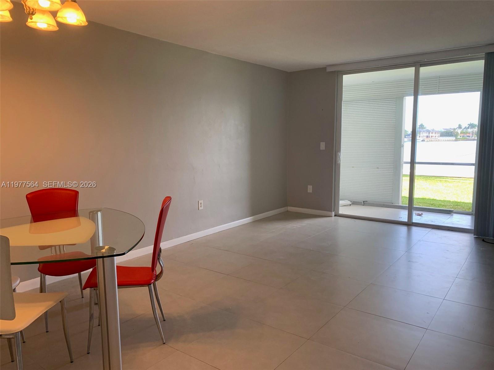 3010 Marcos Dr # R105, Aventura FL 33160