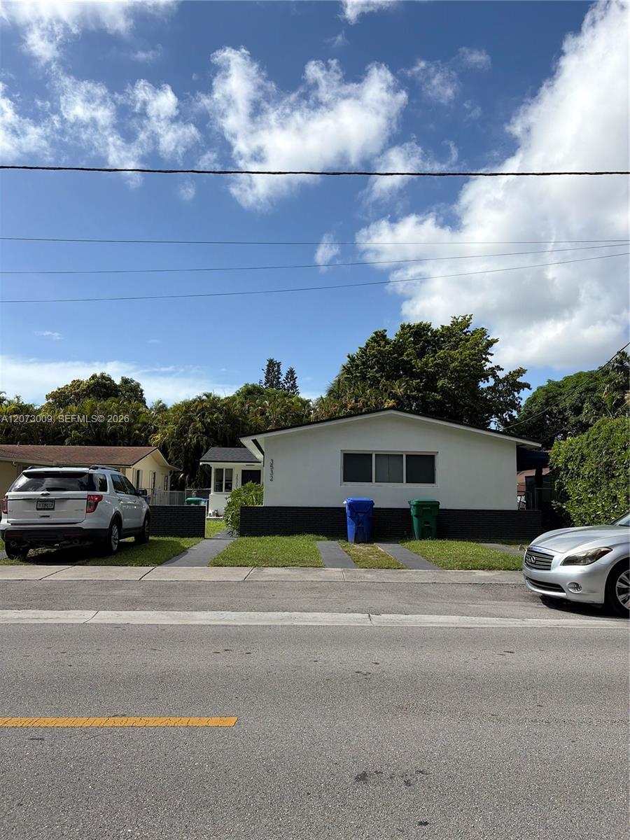 3530 SW 22nd Ter — Photo 3