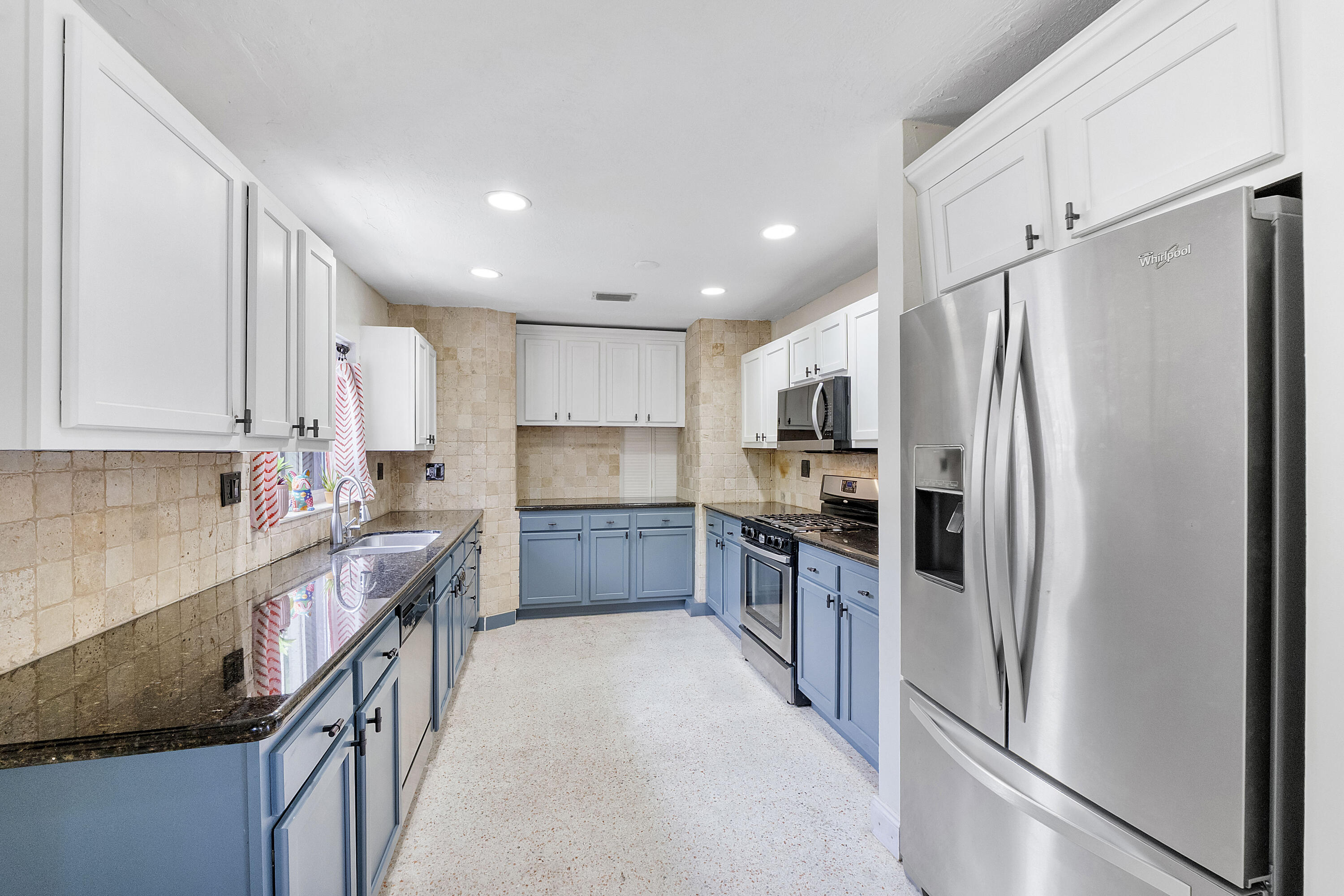 2933 NE 1st Avenue — Photo 3