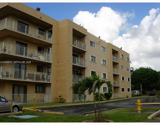 8500 NW 8th St # 303, Miami FL 33126