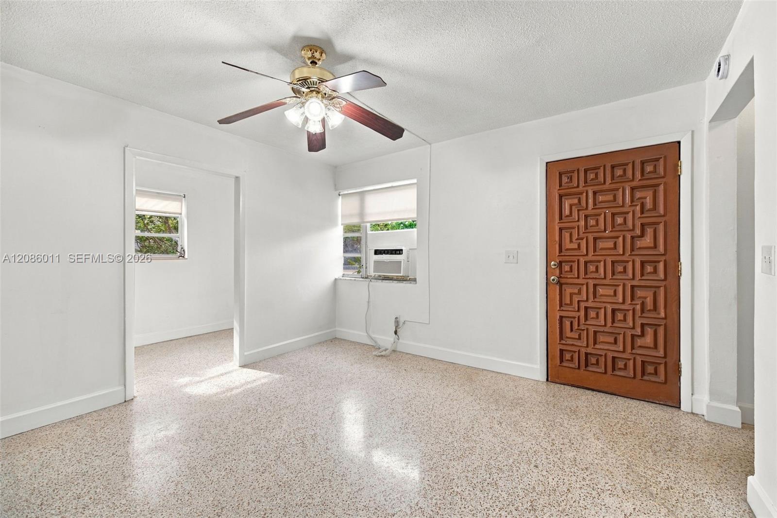 882 NW 2nd St — Photo 4