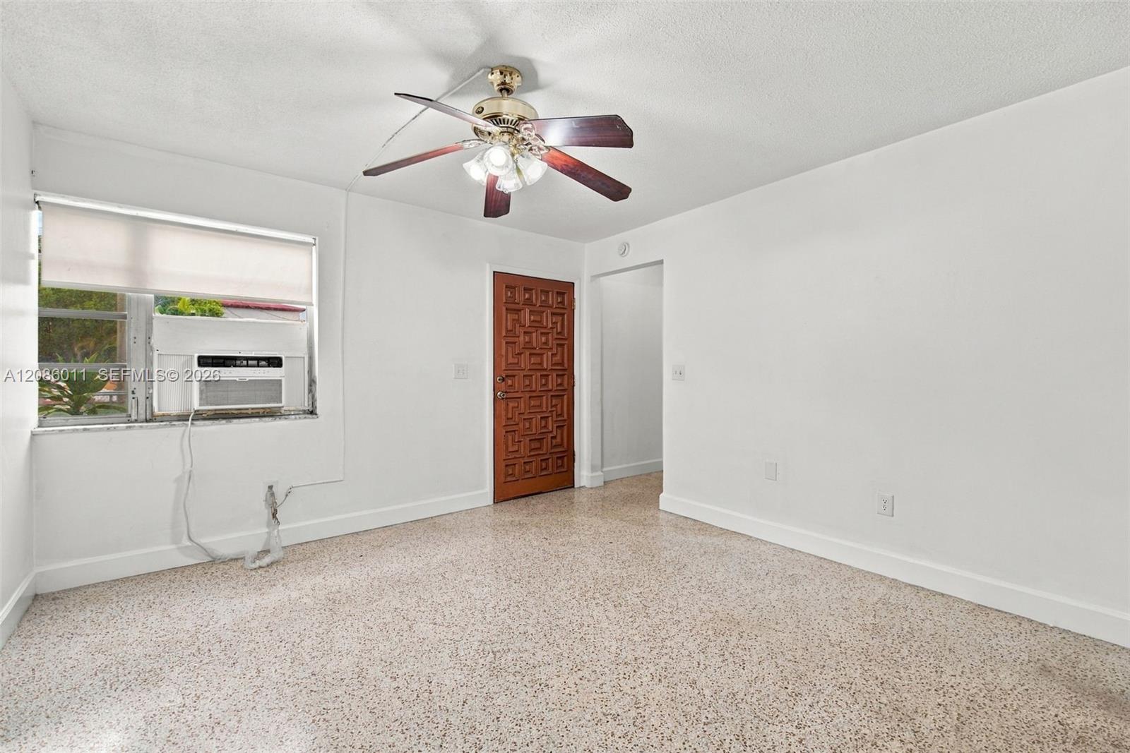 882 NW 2nd St — Photo 5