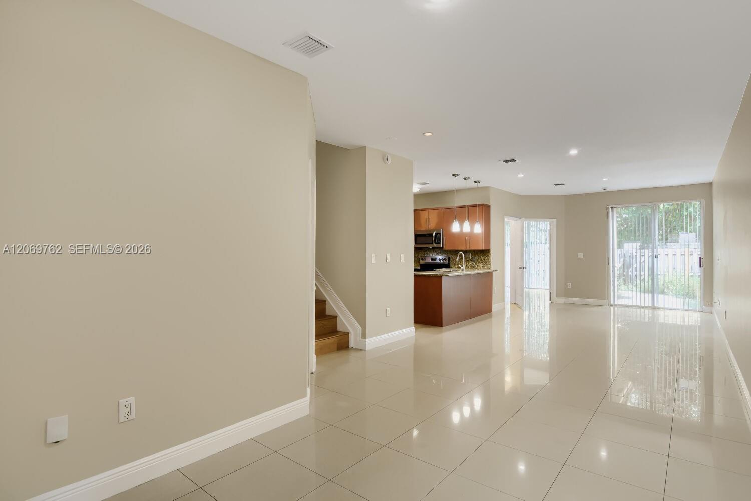 7663 N Southwood — Photo 5