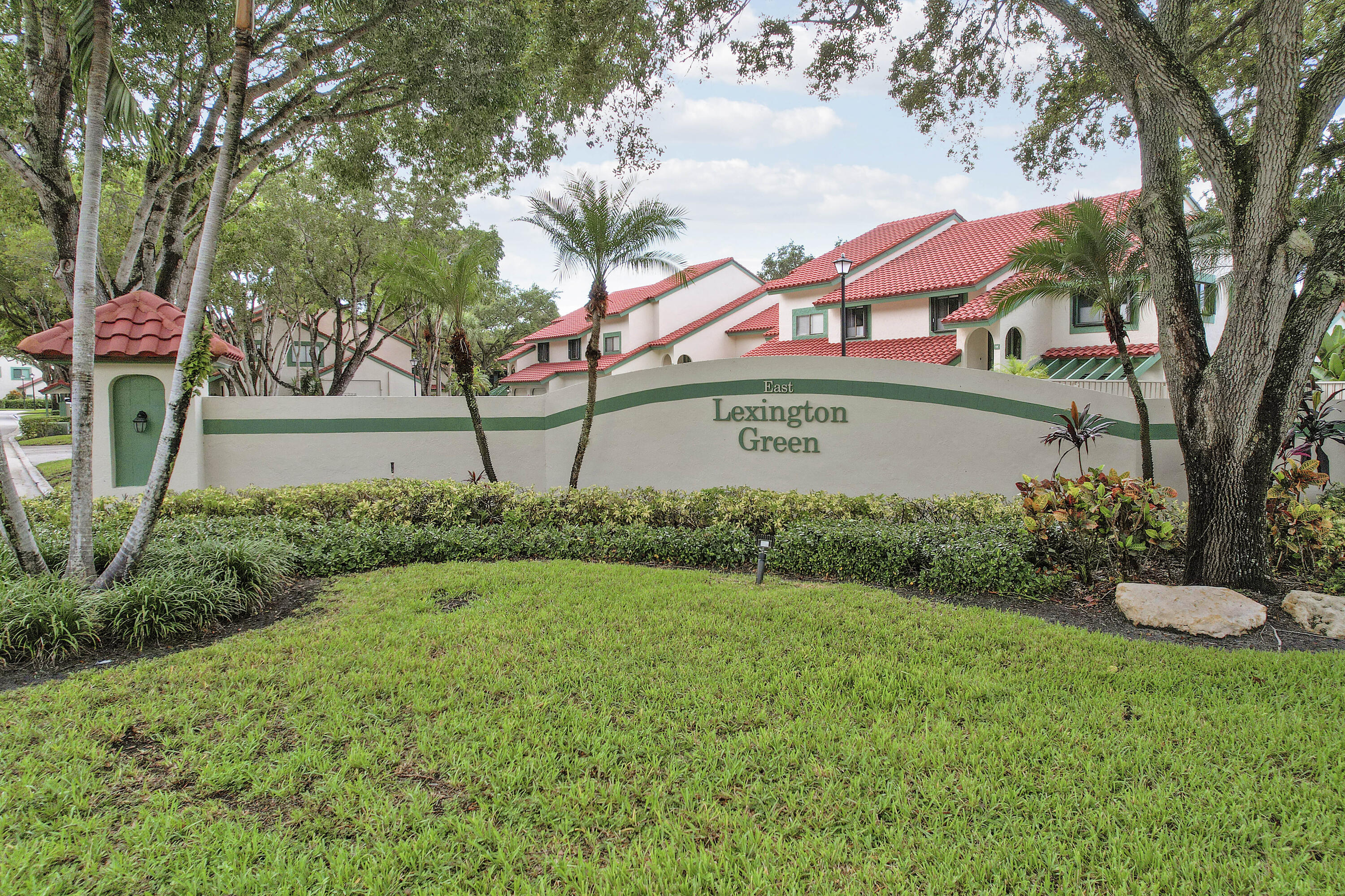 13 LEXINGTON Lane E # G — Photo 3