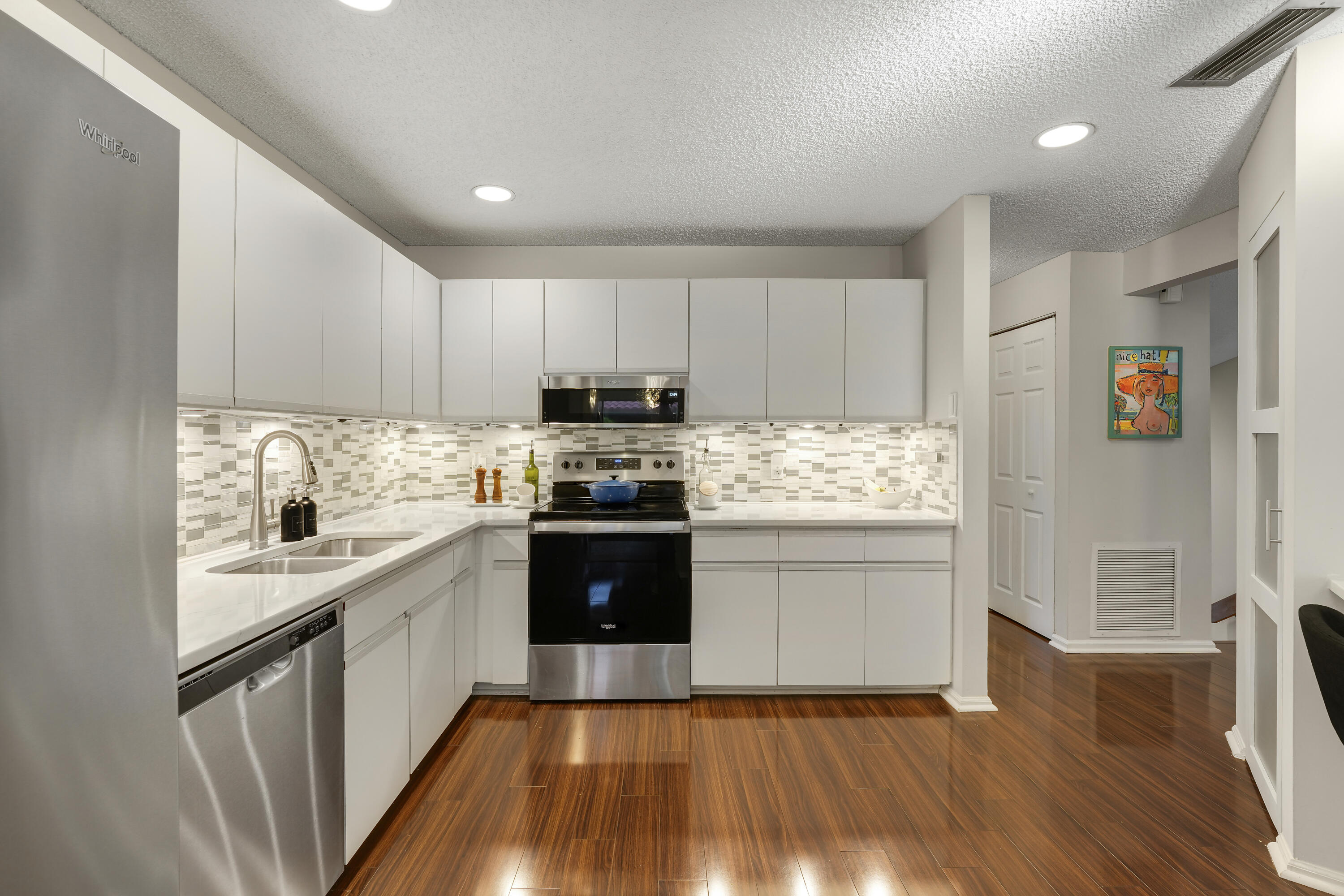 13 LEXINGTON Lane E # G — Photo 2