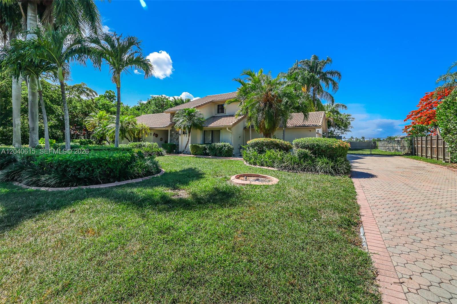 14941 SW 164th Ter — Photo 3