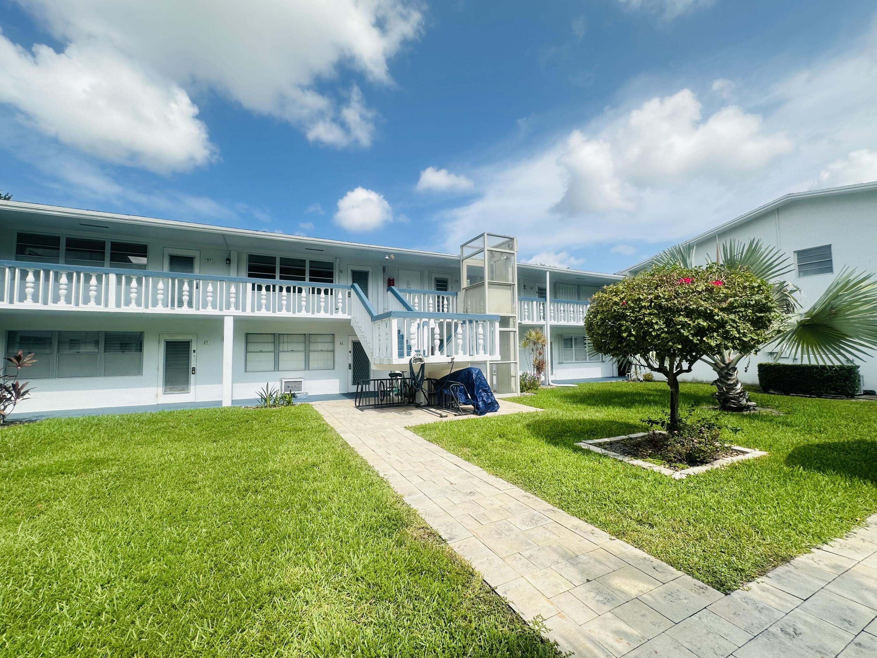 59 OAKRIDGE E, Deerfield Beach FL 33442
