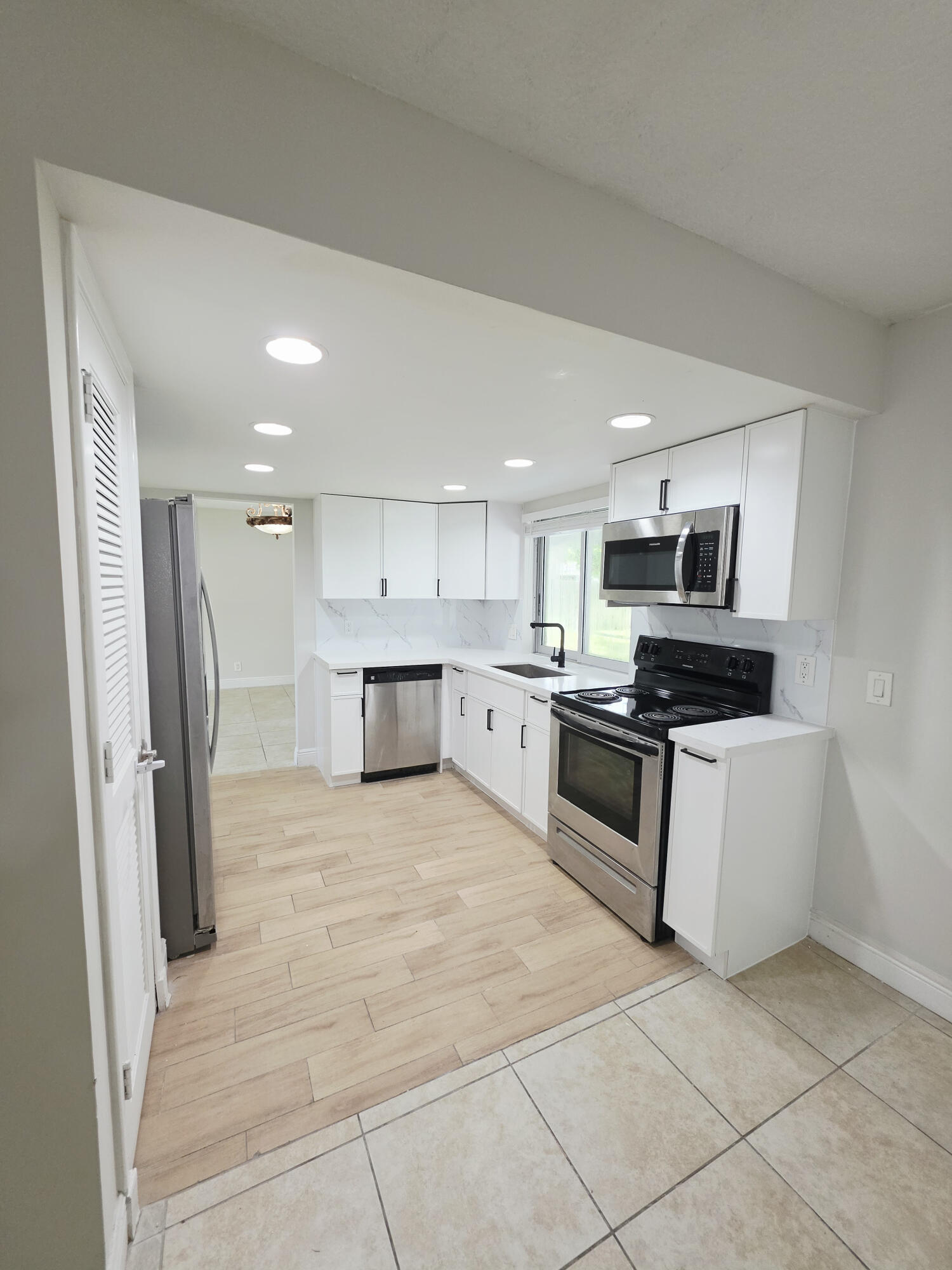 12758 Guilford Circle — Photo 3