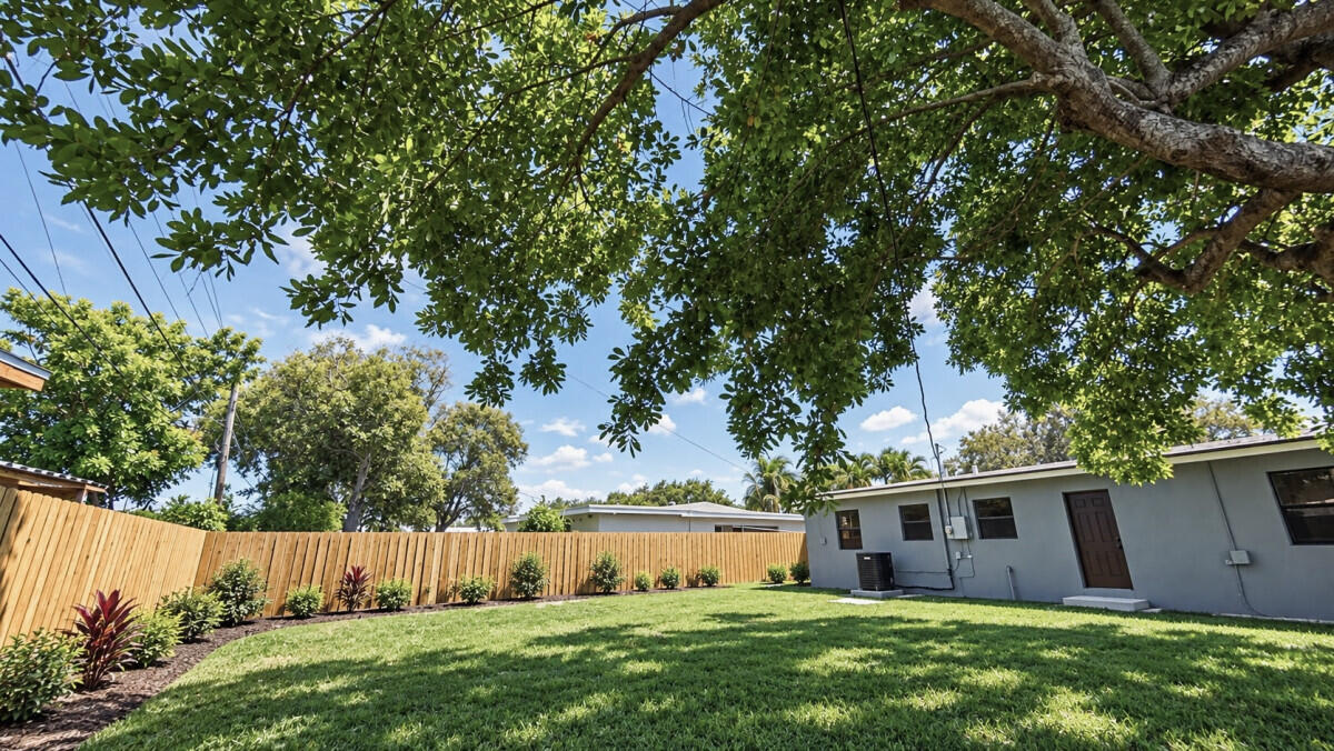 1142 Chateau Park Drive — Photo 4