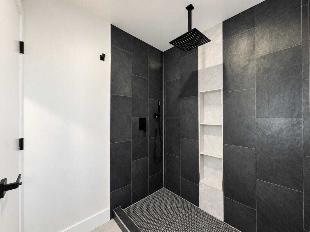 1142 Chateau Park Drive — Photo 3