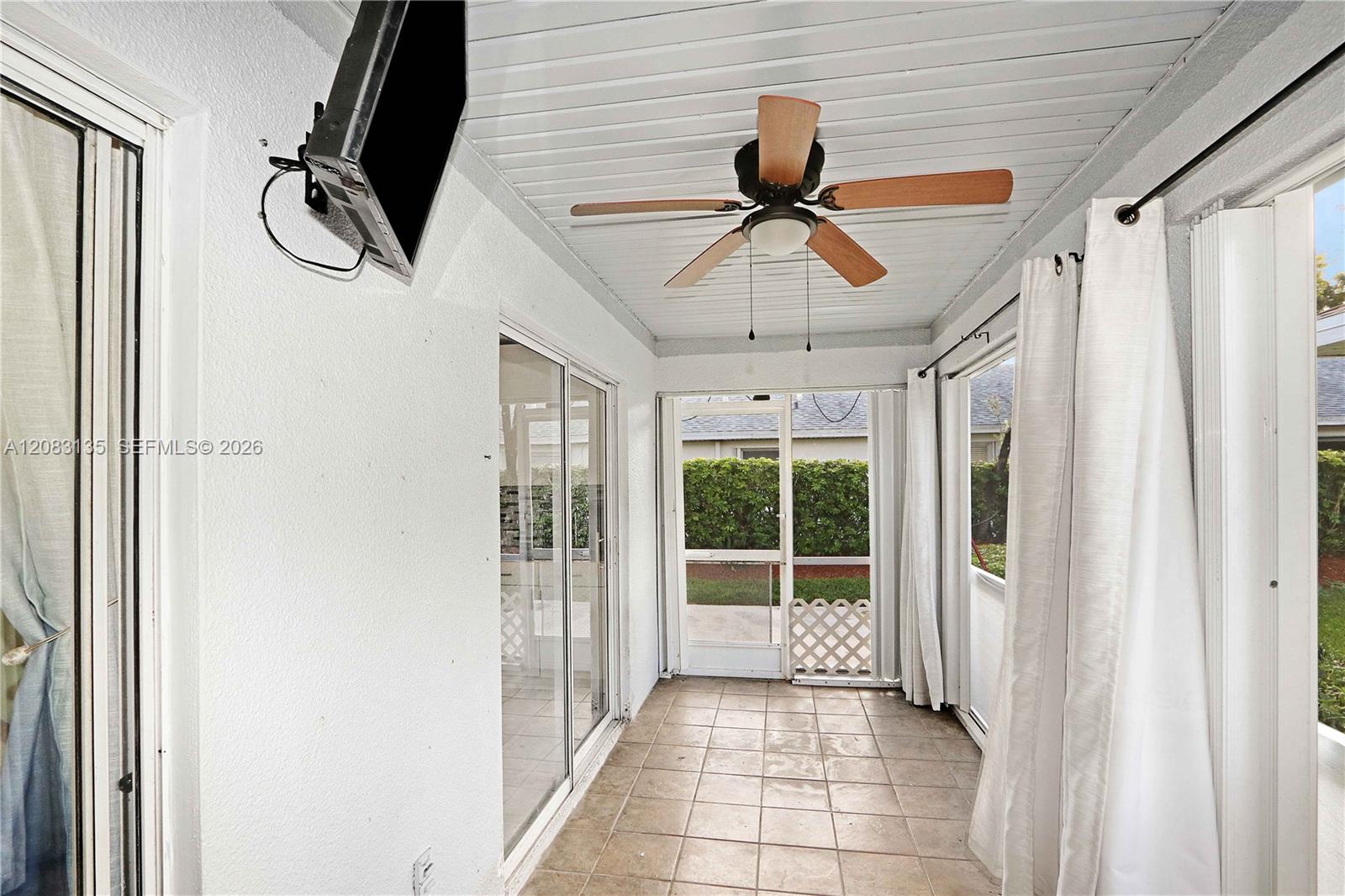 527 SE 21st Dr # 527 — Photo 5