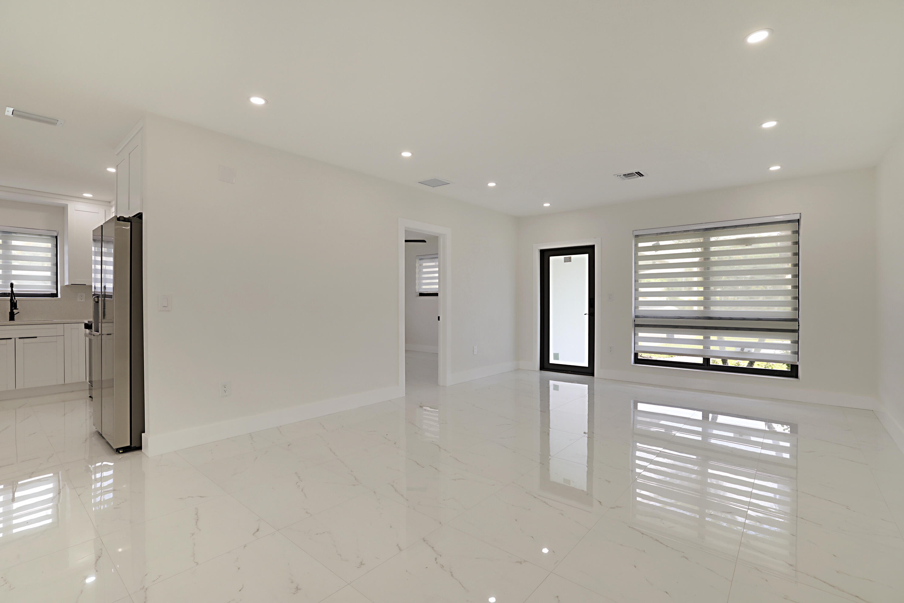 421 FONTANA Drive, Palm Springs FL 33461