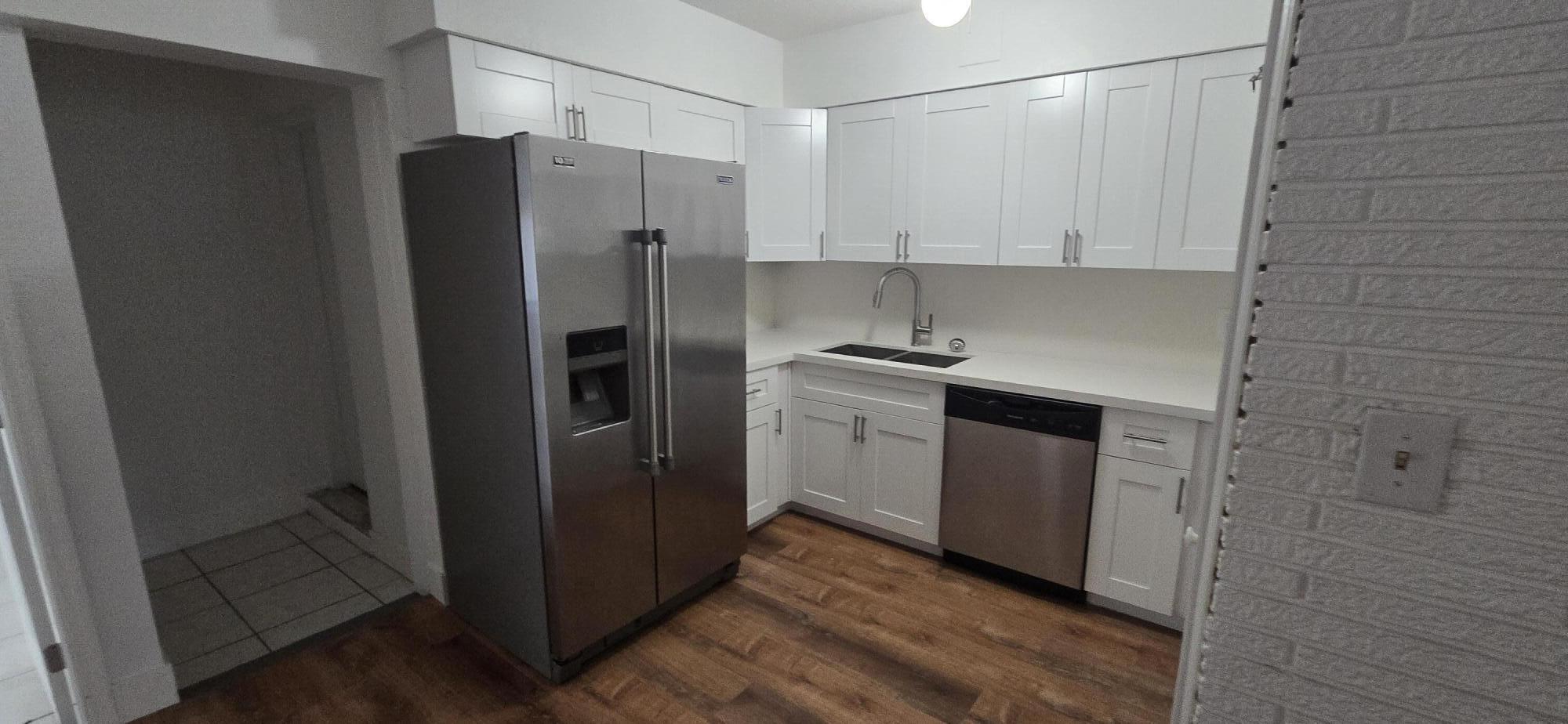 2521 NE 10TH Street # 1 — Photo 3
