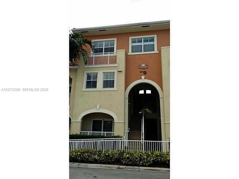 10800 NW 88th Ter # 102 — Photo 3