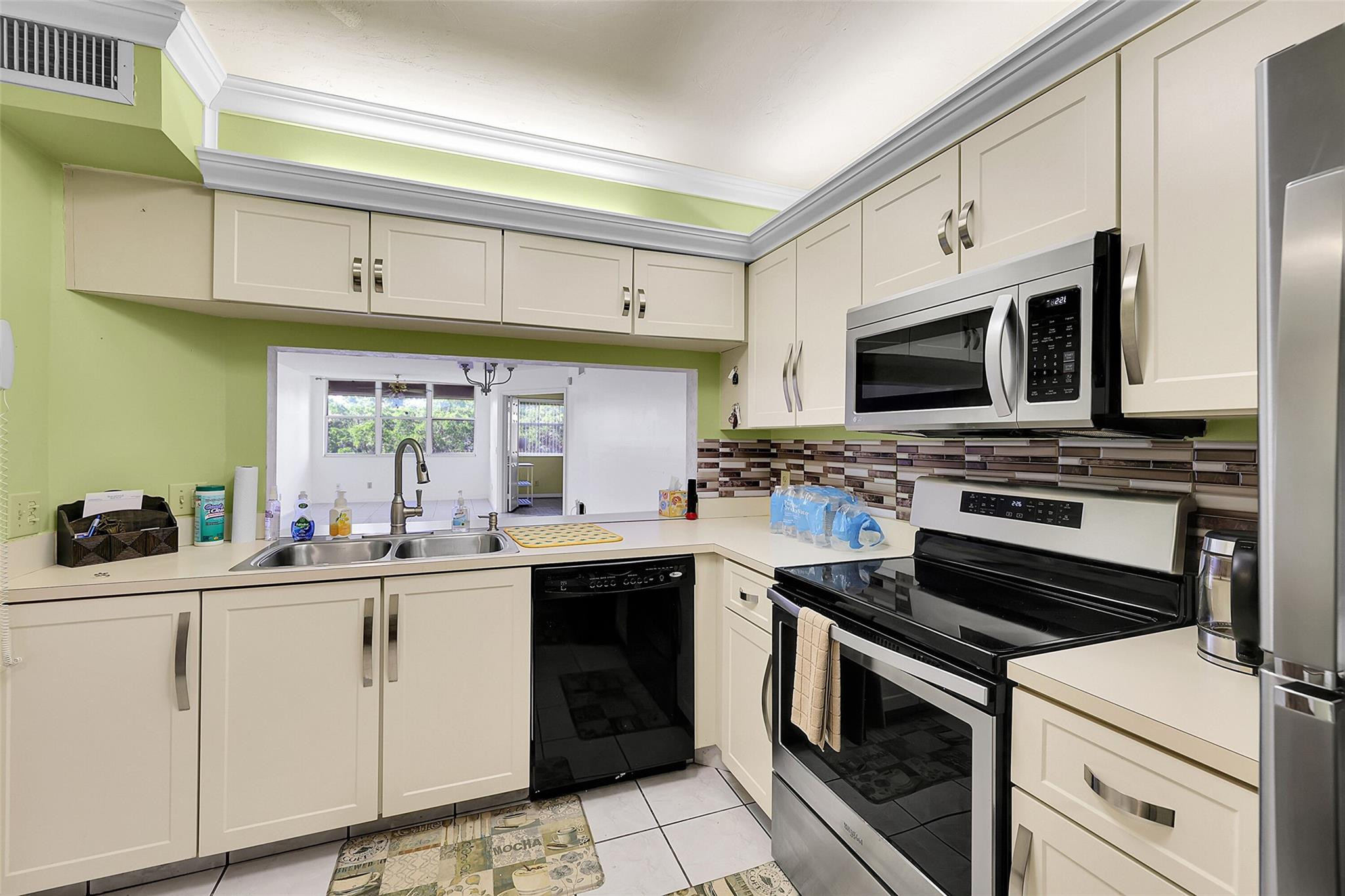 10369 NW 24th Place # 402, Sunrise FL 33322