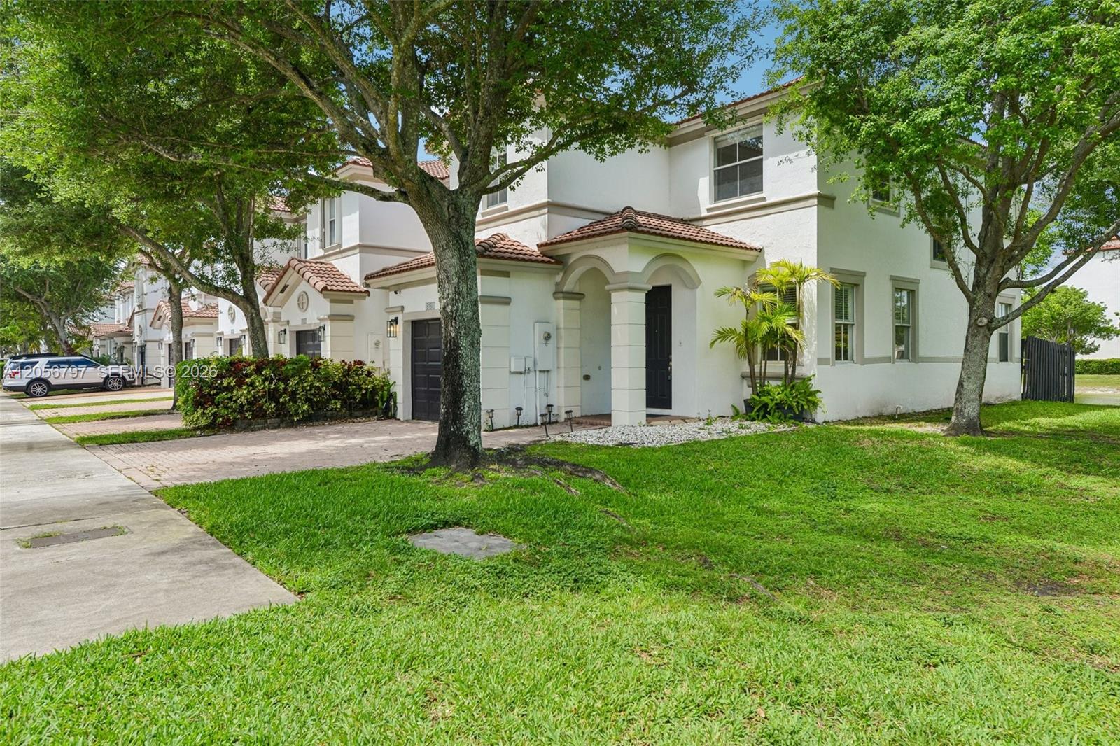 8188 NW 108th Pl — Photo 3