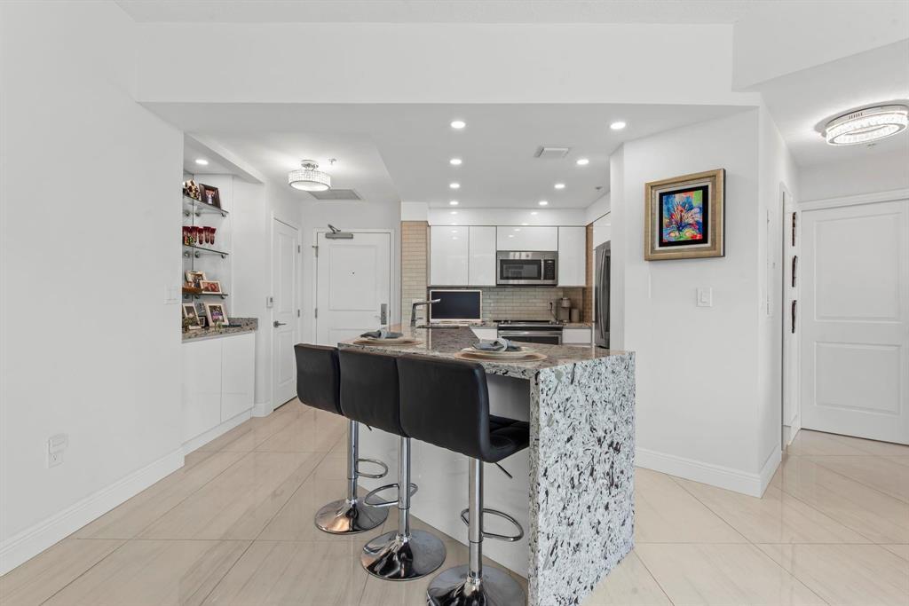 347 N New River Drive E # 310 — Photo 4