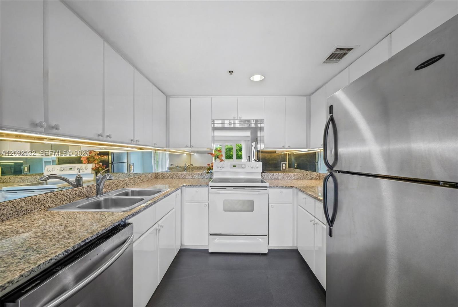 227 Michigan Ave # 304 — Photo 4