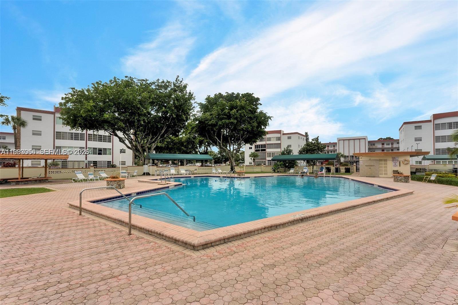 4270 NW 40th St # 201, Lauderdale Lakes FL 33319