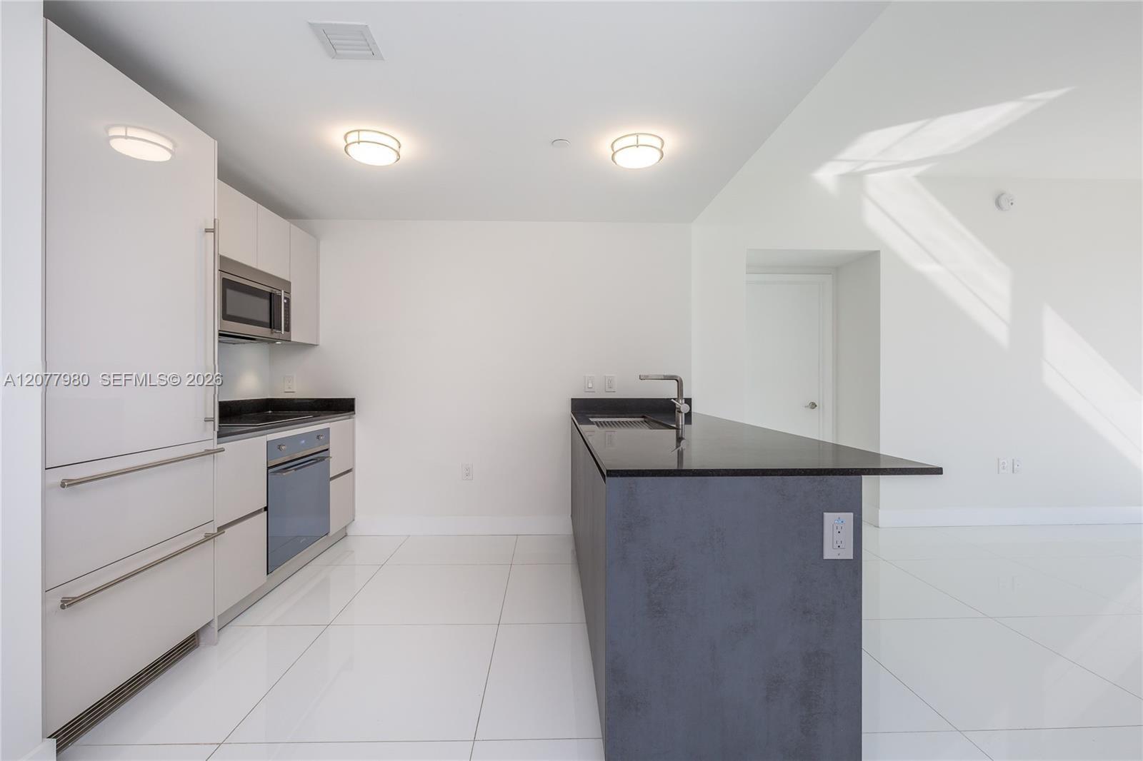 1010 Brickell Ave # 1402 — Photo 2