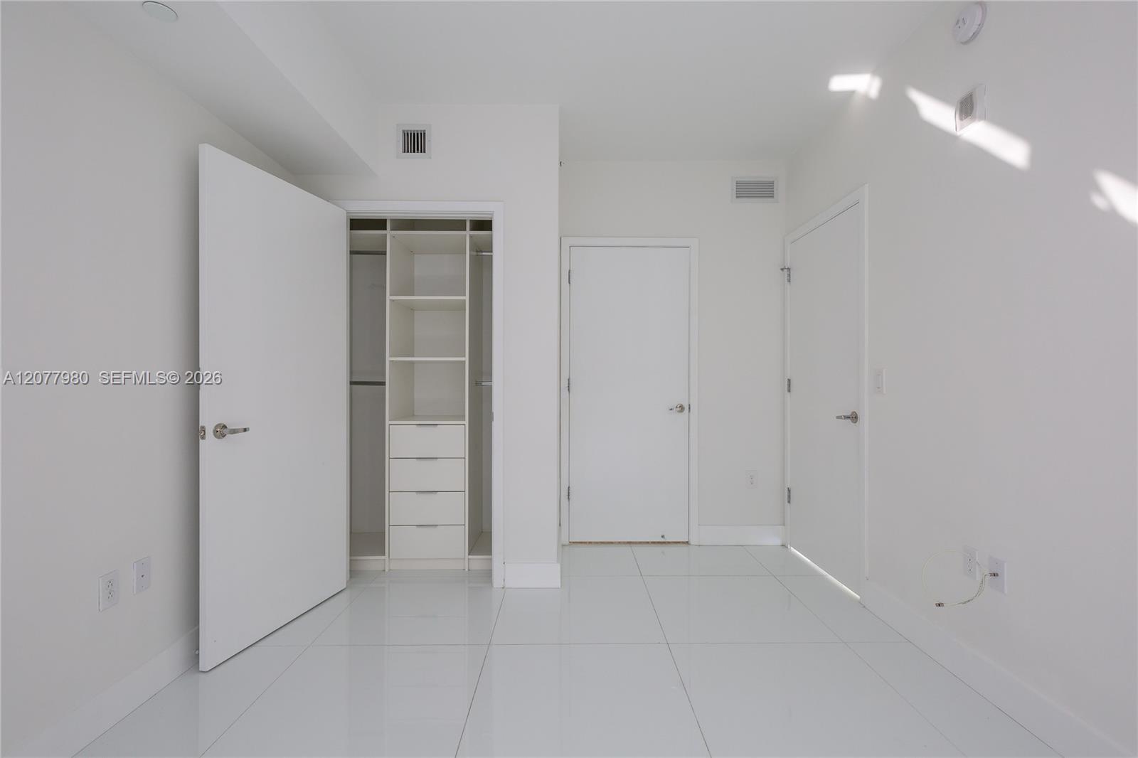 1010 Brickell Ave # 1402 — Photo 4