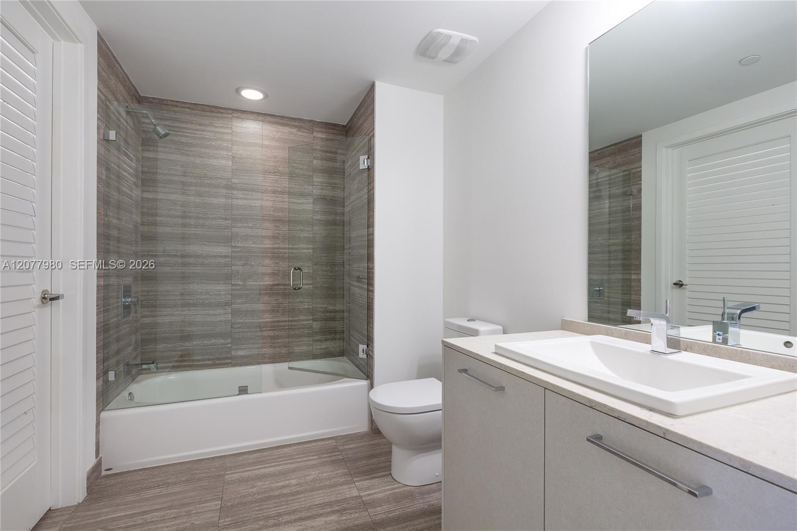 1010 Brickell Ave # 1402 — Photo 5
